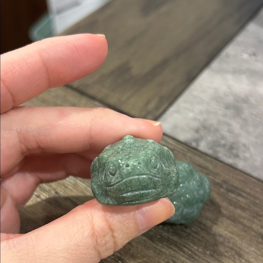 Green Aventurine Toad Figurine - Picture 5 of 13